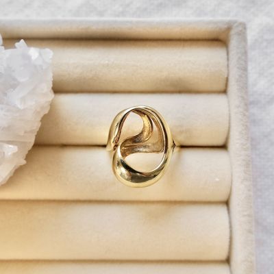 Image 2 of Vintage gold fantasy ring.