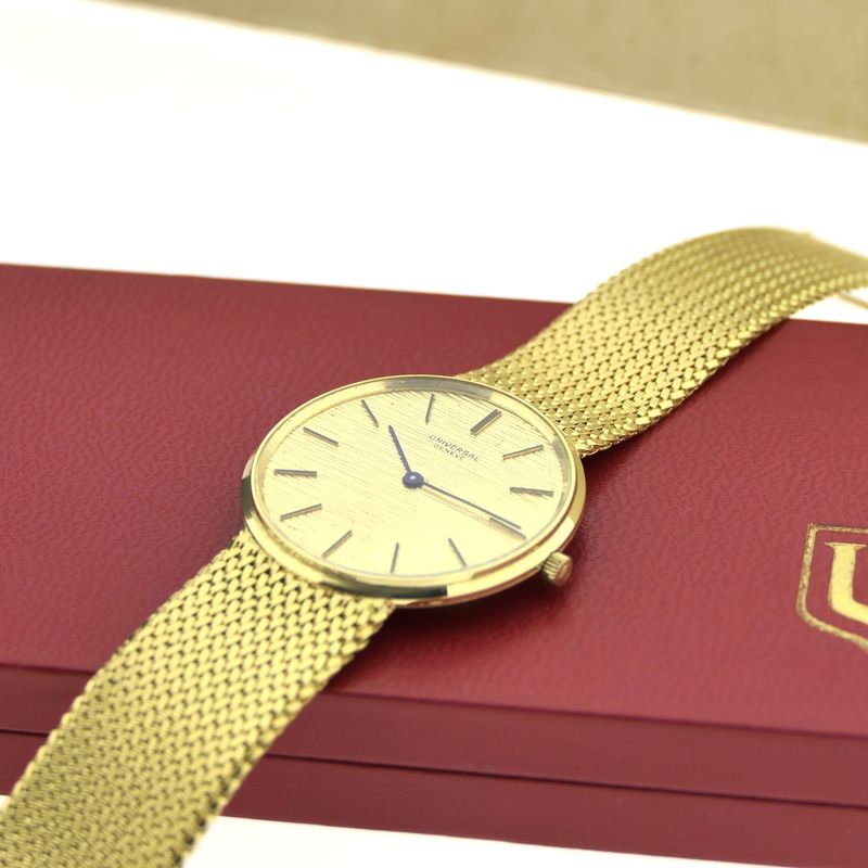 Image 31 of Universal Geneva 'Ultra Thin' 18205/11; Vintage 18k gold men's watch