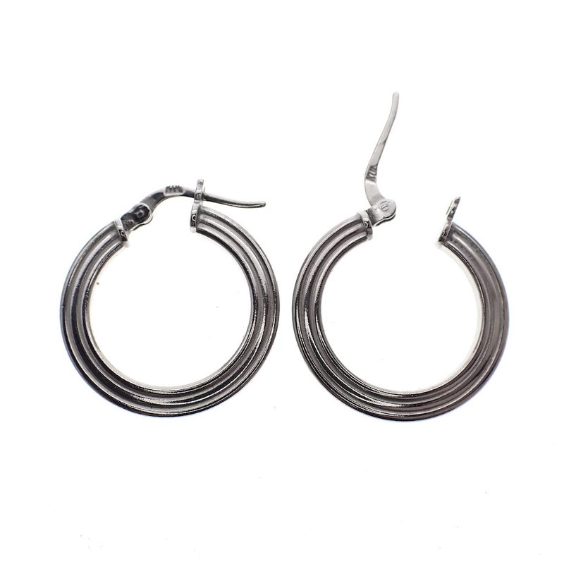 Image 3 of Silver flat earrings with a line pattern | Ø 21 mm