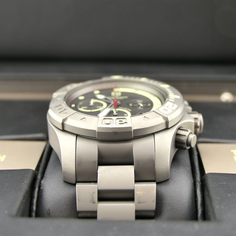Image 19 of Victorinox Swiss Army Dive Master 500 'Limited Edition' 241660; Automatic chronograph diving watch