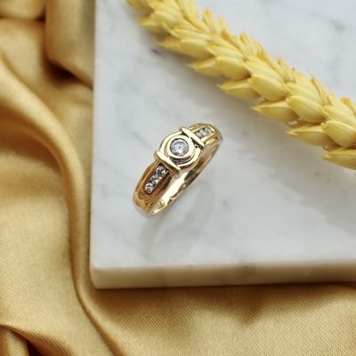 Image 2 of Gold ring with zirconia stones