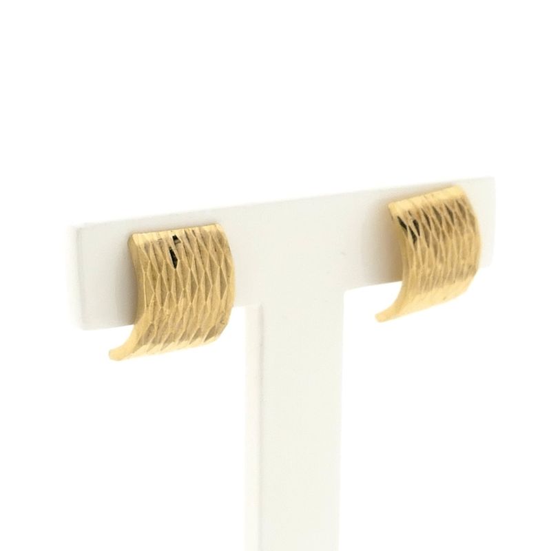 Image 3 of Gold stud earrings with pattern