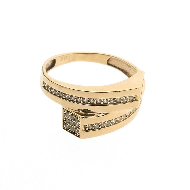 Image 7 of Gold ring with zirconia