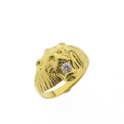 Image 1 of Gold ring of a lion's head with zirconia