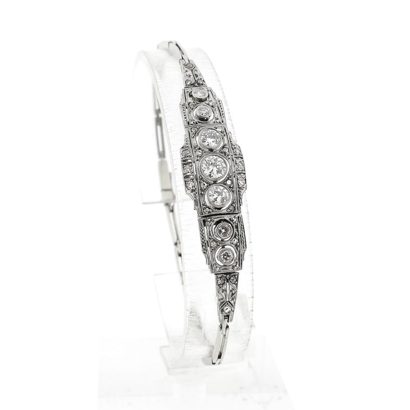 Afbeelding 1 van Witgouden Art-deco armband met diamanten; Ca. 1,29 ct. | 19 cm