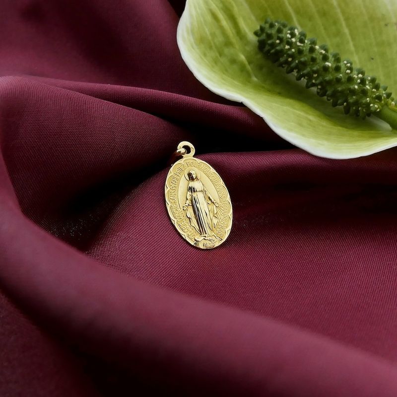 Image 2 of 18 kt Vintage gold religious pendant of Mary