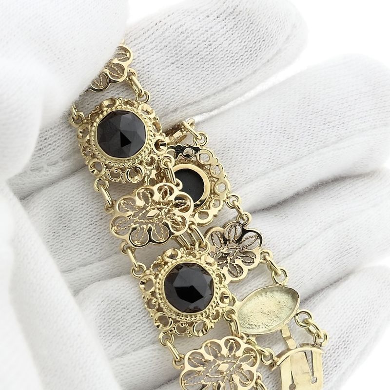 Image 5 of Antique gold boat bracelet with garnet
