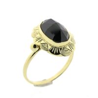 Gold ring with garnet | Vintage