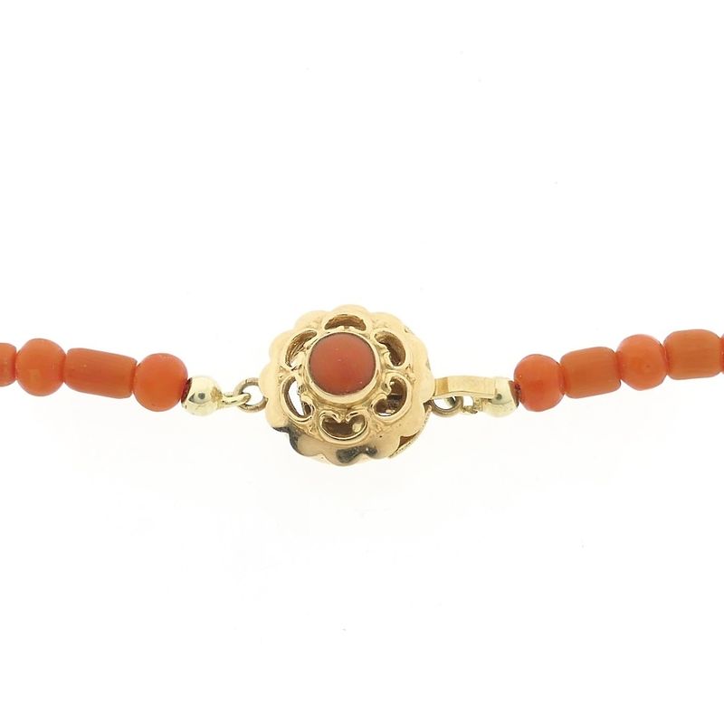Image 5 of Red coral bead necklace with gold clasp; Antique | 46.5 cm