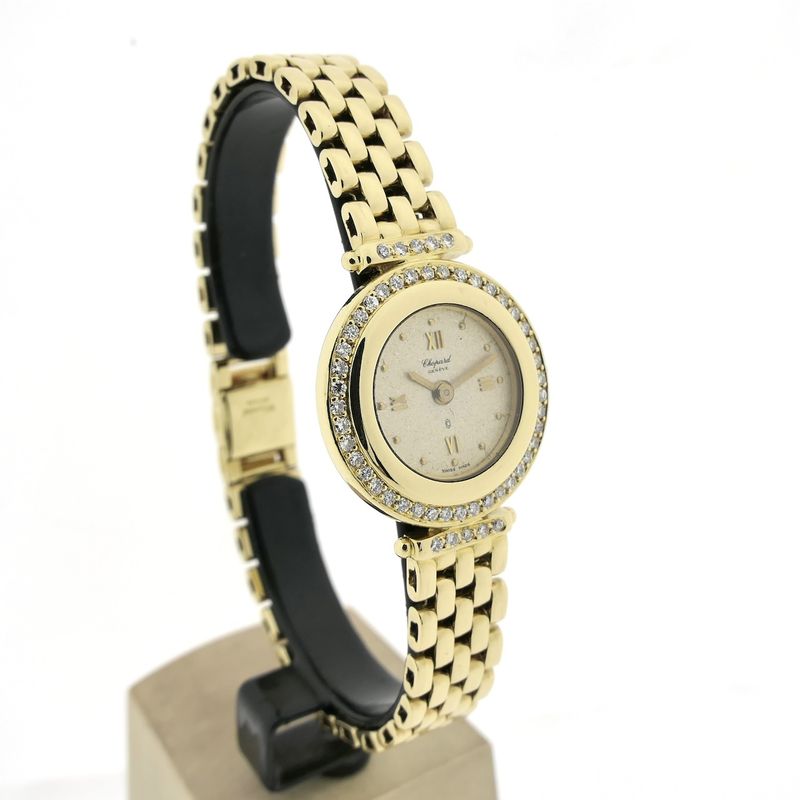 Image 3 of Chopard Geneva Classic 884.1; Vintage 18k gold women's watch with diamonds