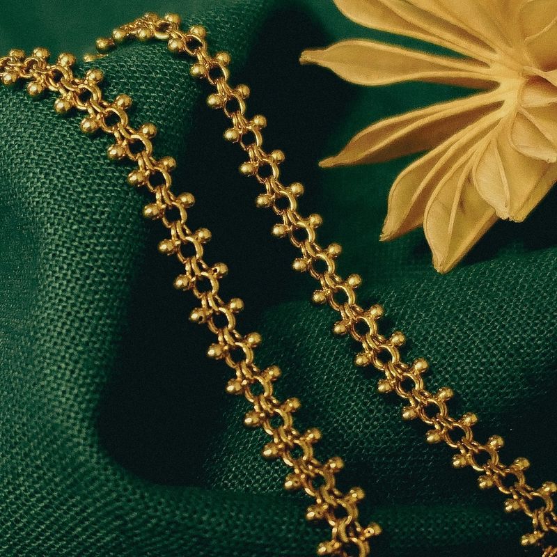 Image 2 of Gold gallery wire link chain | 46.5 cm