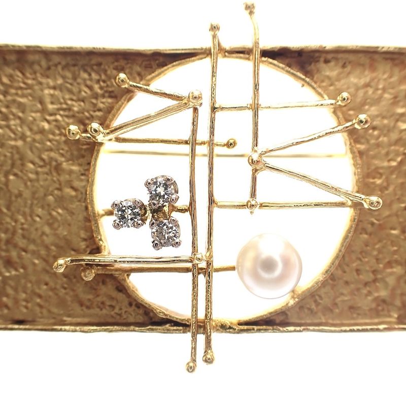 Image 3 of Gold design brooch with diamond; 0.15 ct.