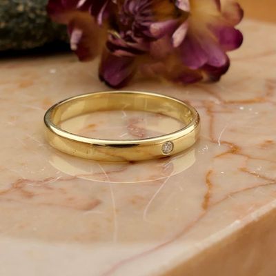 Gold (wedding) ring with diamond; 0.015 ct. Image 2 of Gold (wedding) ring with diamond; 0.015 ct.