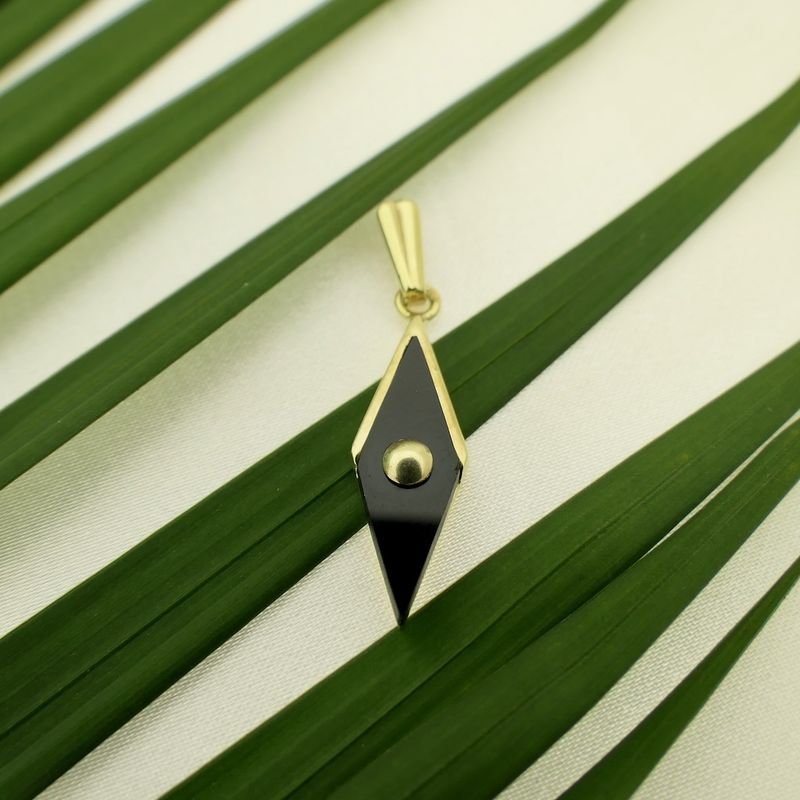 Image 8 of Gold pendant with onyx