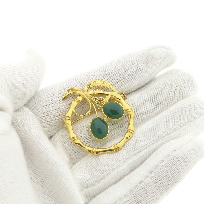 Image 6 of 22 carat gold brooch with chrysoprase