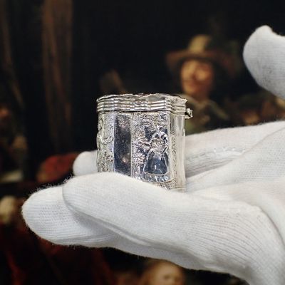 Image 2 of Vintage silver loderein box | English hallmarked