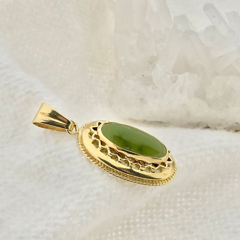 Image 2 of Gold pendant with Jade