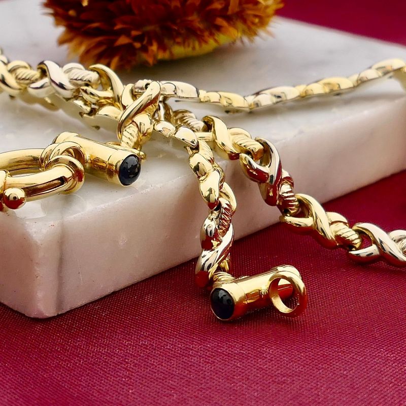 Afbeelding 2 van Bicolor gouden fantasieschakel collier met saffier | 44 cm