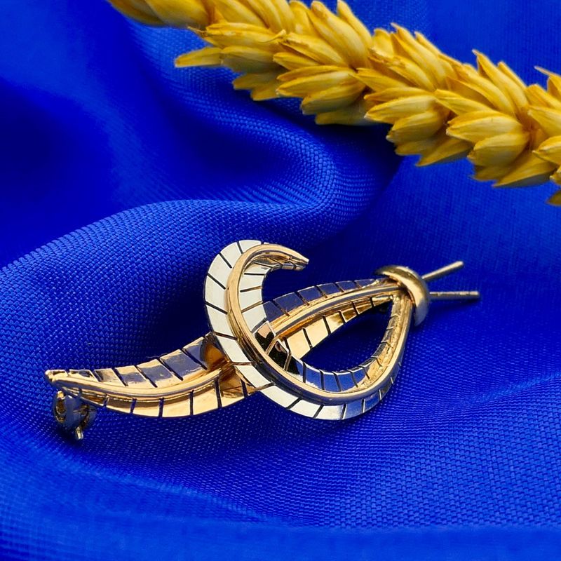 Image 2 of Gold feather brooch