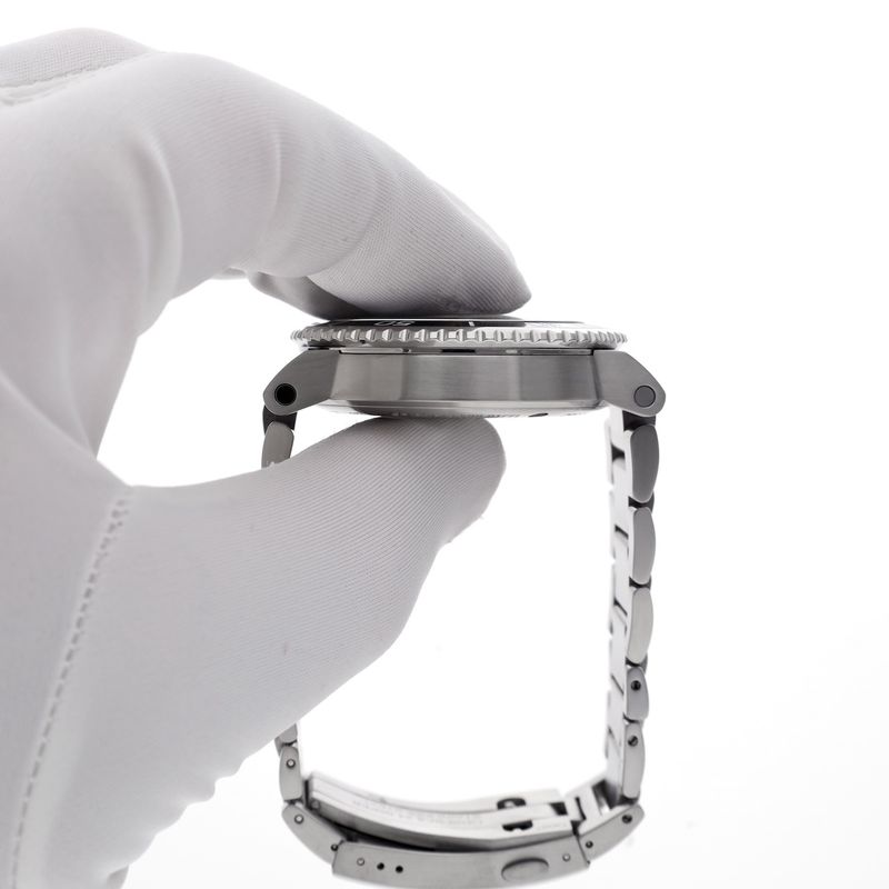 Image 6 of Oris Aquis Date 01.733.7730.4134; Automatic men's diving watch