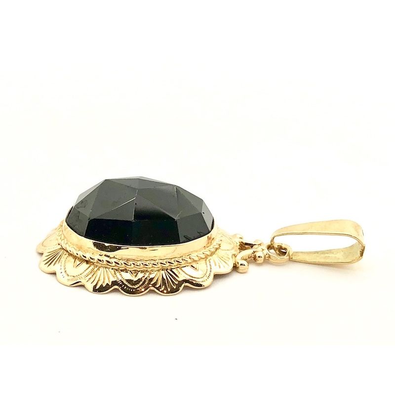 Image 4 of Vintage gold pendant with garnet stone