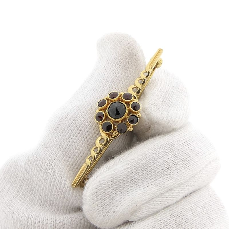Image 9 of Antique gold brooch with garnet