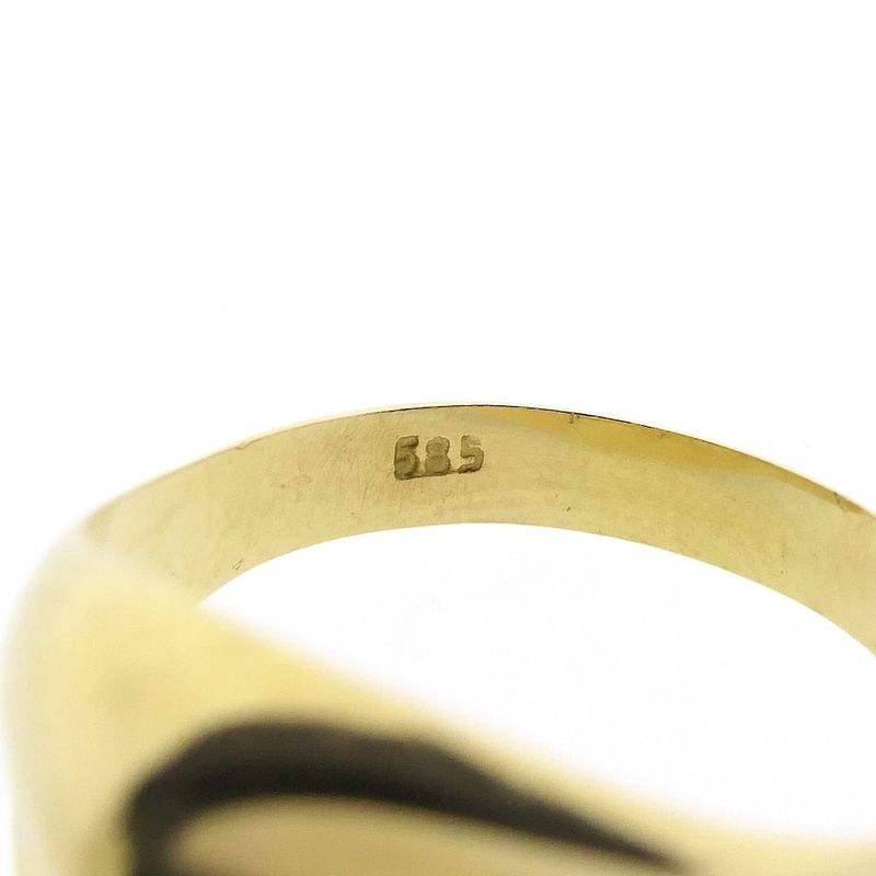 Image 6 of Gold ring with a domed design