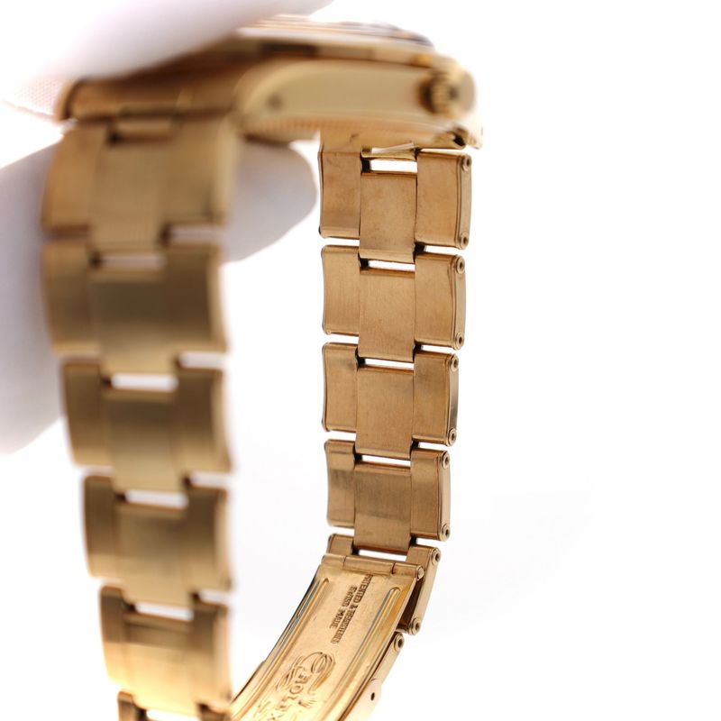 Image 13 of Rolex Date 1501 18ct Gold Vintage Watch