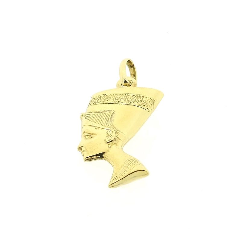 Image 3 of Gold pendant of Egyptian Queen Nefertiti