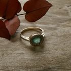 Image 2 of Gold ring with emerald and diamond | 0.16 ct.