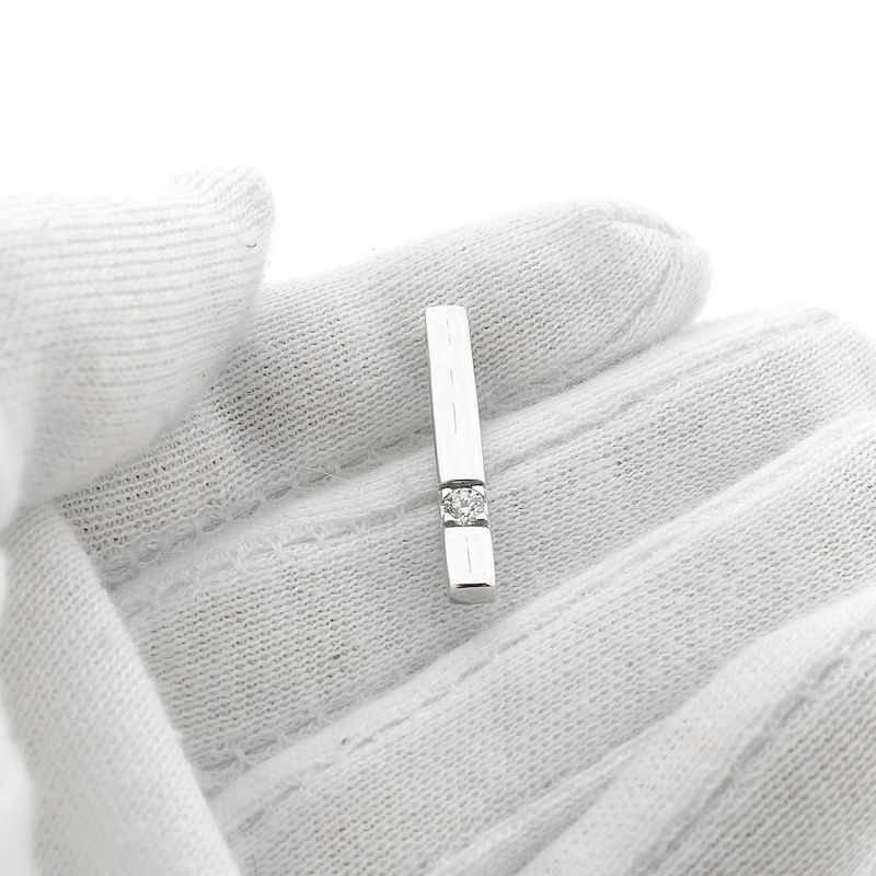 Image 2 of Platinum pendant with diamond