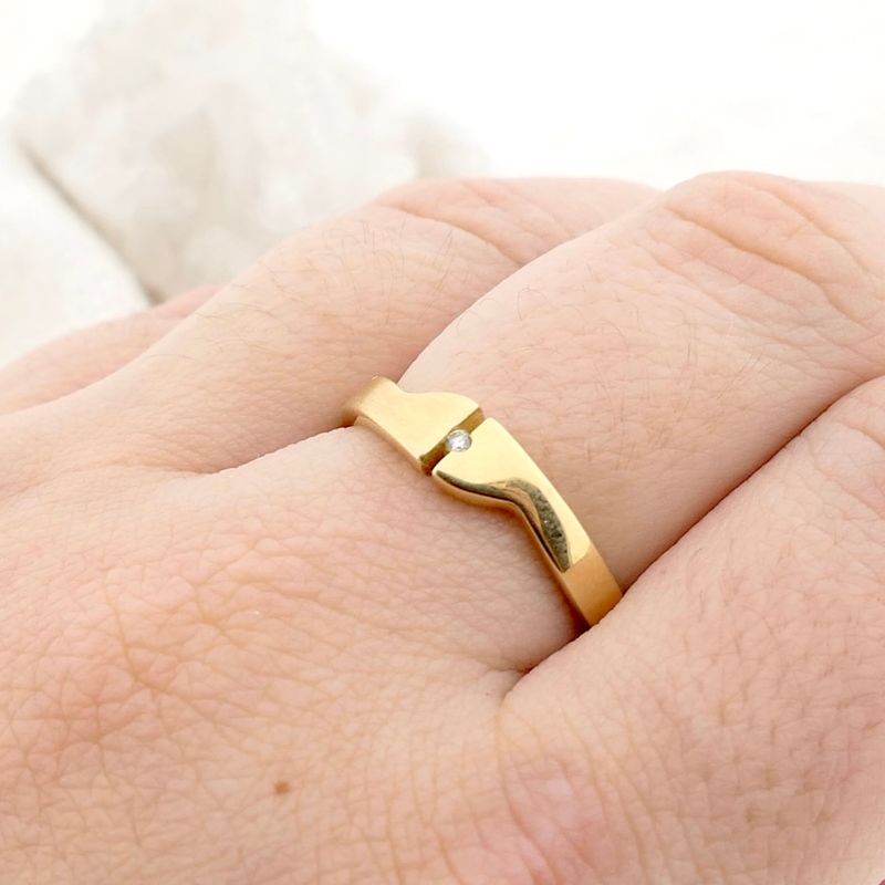 Image 4 of Gold ring with diamond; 0.01 ct.