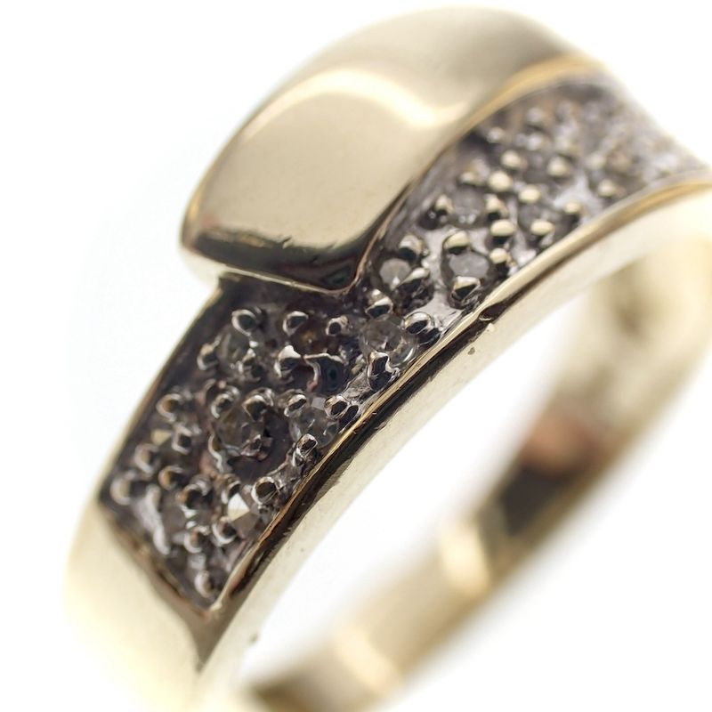 Image 5 of Gold pavé ring with diamond 0.10 ct.