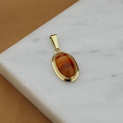 Image 2 of Vintage gold pendant with bandagate