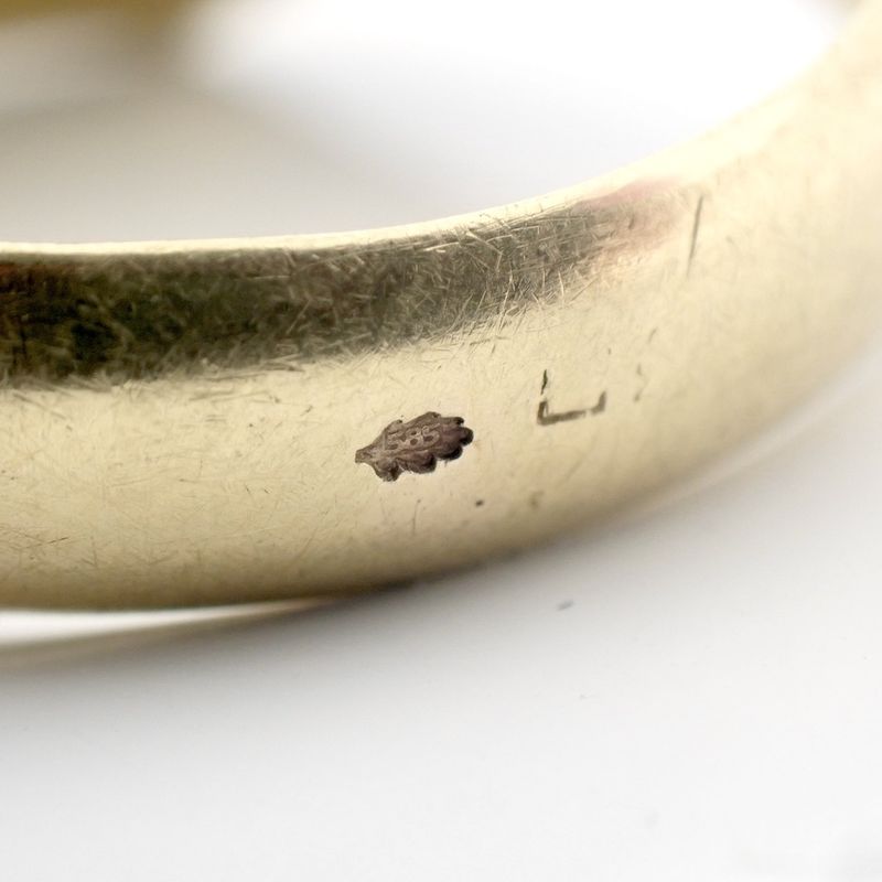 Image 8 of Large gold men's signet ring with onyx