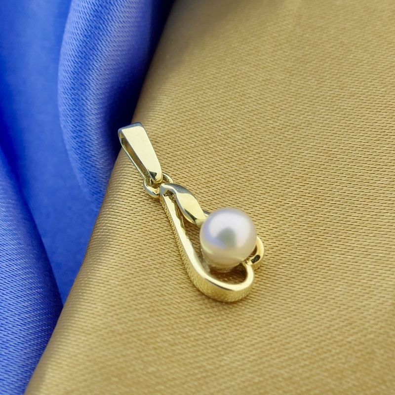 Image 7 of Gold pendant with pearl