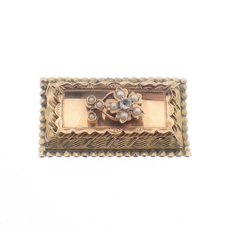 Image 1 of Antique gold brooch with zirconia and pearls.