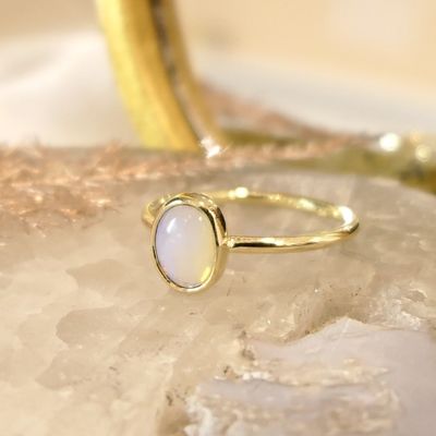 Image 2 of Gold ring with precious opal