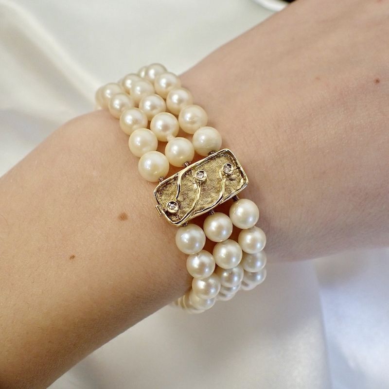 Image 4 of Pearl bracelet with gold clasp; Antique | 20.5 cm