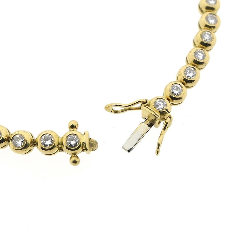 Image 5 of 18K gold tennis bracelet with diamond; 2.57 ct. | 18 cm