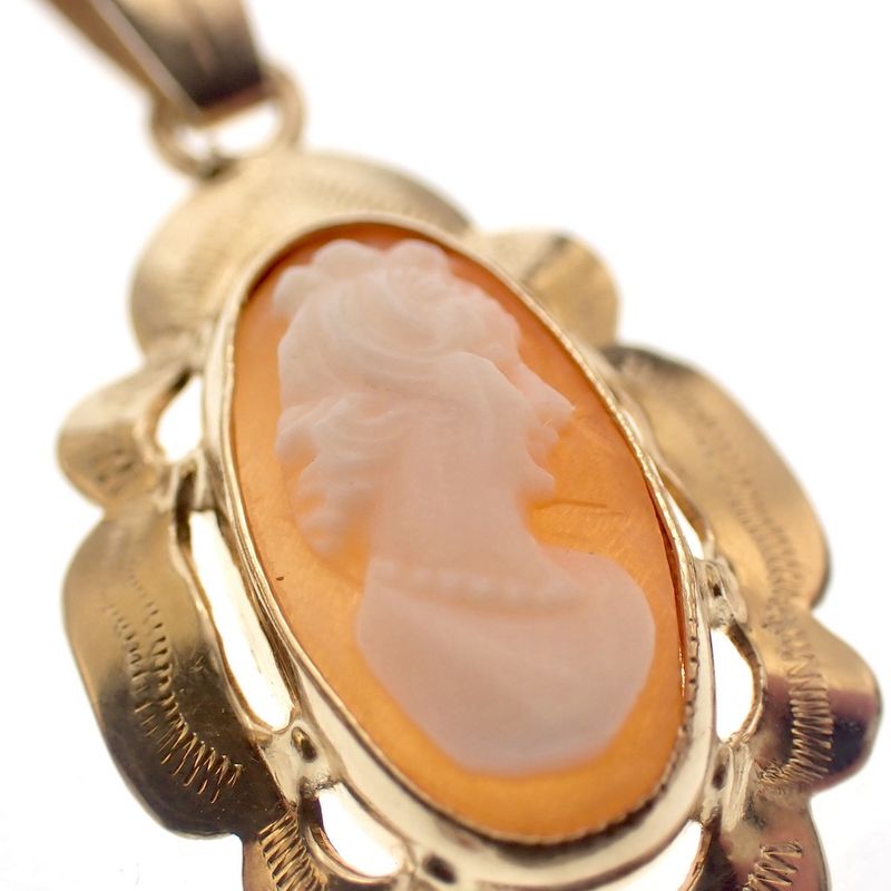 Image 3 of Vintage gold pendant with cameo