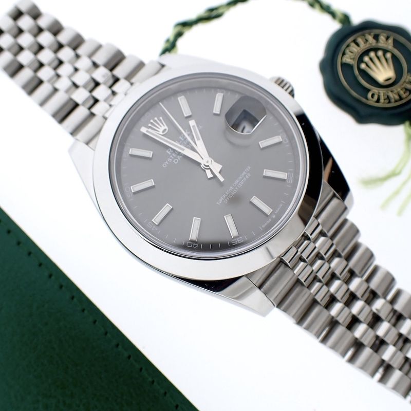 Image 9 of Rolex Datejust 41; Men's watch with rhodium dial