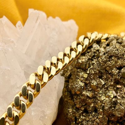 Image 2 of Flat Gourmet Link Bracelet in Yellow Gold