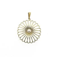 Gold flower pendant with pearl