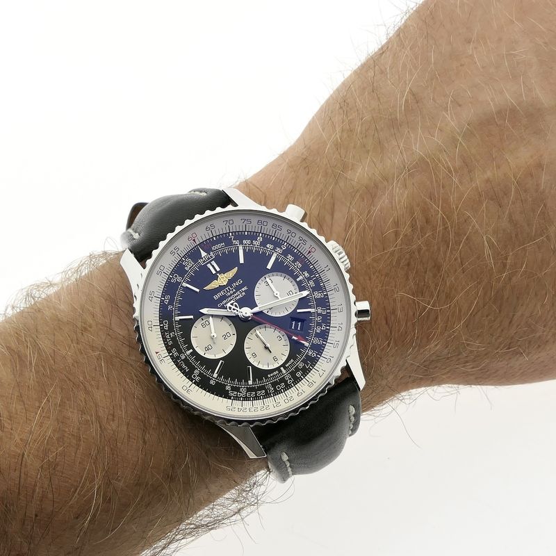 Image 13 of Breitling Navitimer B01 AB0127; Chronograph men's watch