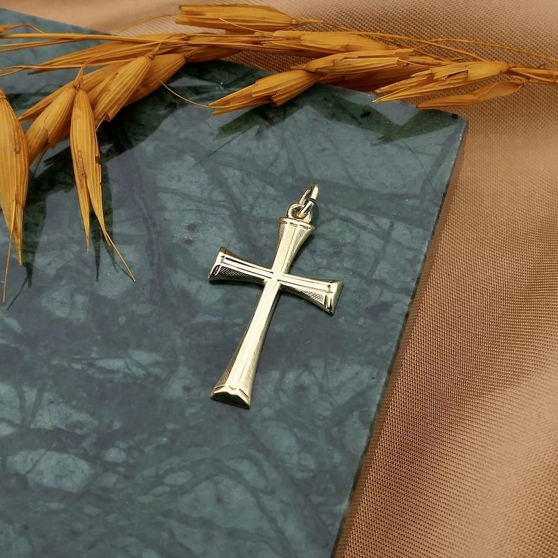 Image 12 of Gold pendant of a cross