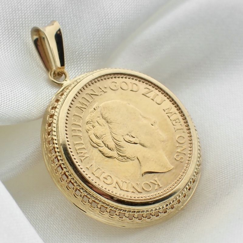Image 2 of Gold pendant of 10 guilder coin Queen Wilhelmina 1925