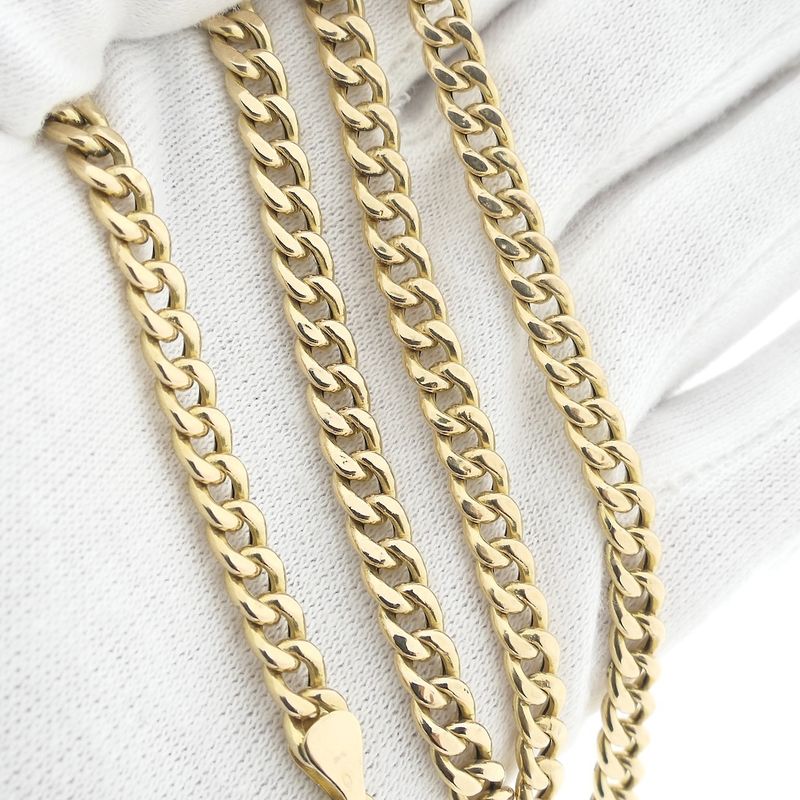 Image 9 of Gold gourmet link chain | 63 cm