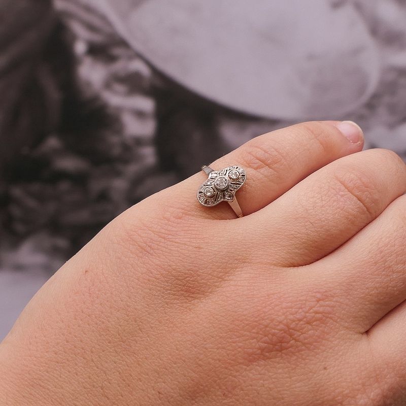 Image 4 of 18Kt. Bicolor ring with rose-cut diamonds; Art Deco | Approx. 0.15 ct.