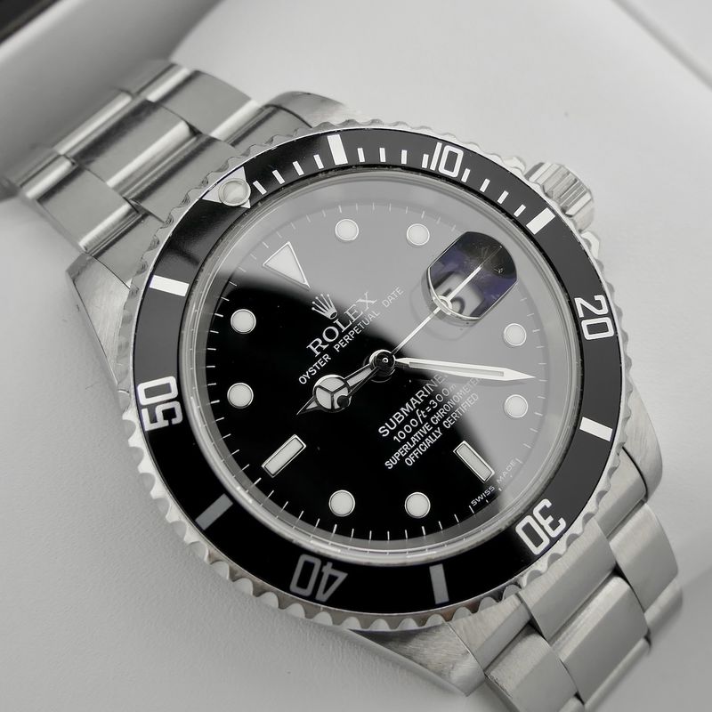 Image 27 of Rolex Submariner 40mm 16610; Automatic men's diving watch